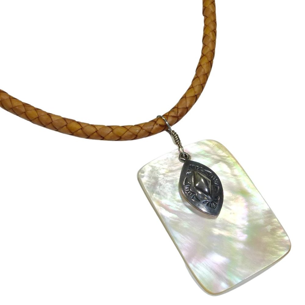 Silpada N0958 Yellow Shell Leather Pendant Necklace RARE